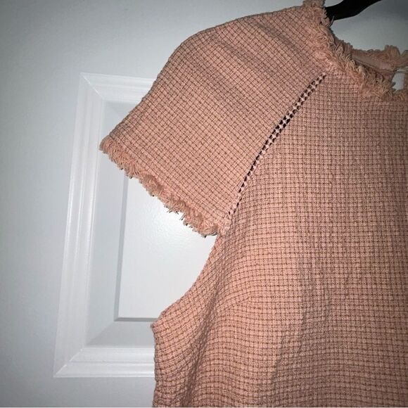 J.O.A Los Angeles Cap Sleeve Textured Frayed Shirt Top - Picture 2 of 8